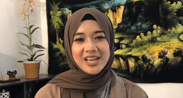 10 Potret Cantiknya Alya, Gadis Minang Jadi Guru Ngaji Amerika