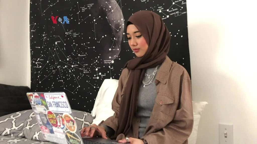 10 Potret Cantiknya Alya, Gadis Minang Jadi Guru Ngaji Amerika