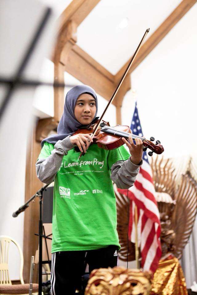 10 Potret Cantiknya Alya, Gadis Minang Jadi Guru Ngaji Amerika