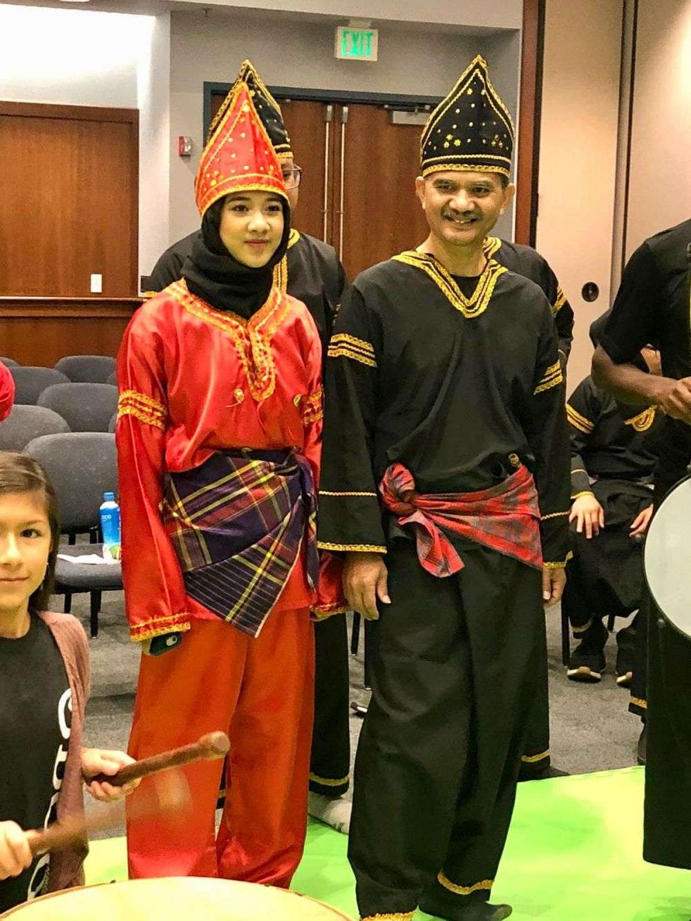 10 Potret Cantiknya Alya, Gadis Minang Jadi Guru Ngaji Amerika