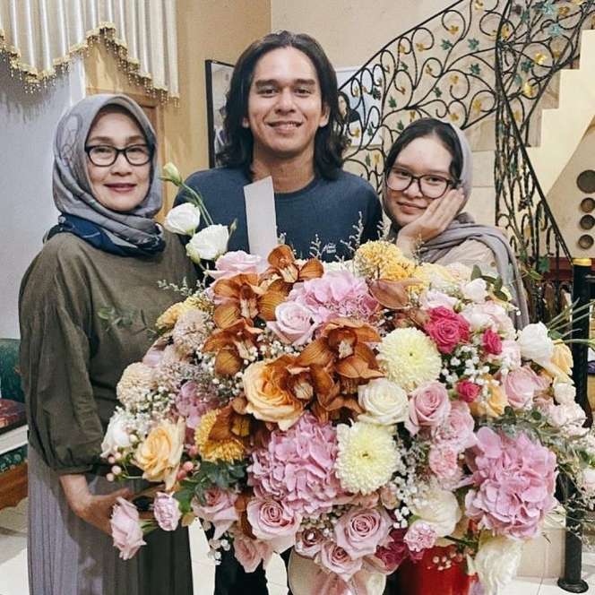 Tak Disangka, Ternyata 6 Seleb Ini Orangtuanya Dokter