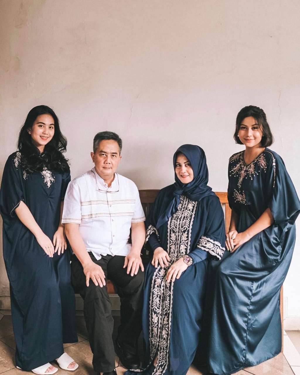Tak Disangka, Ternyata 6 Seleb Ini Orangtuanya Dokter