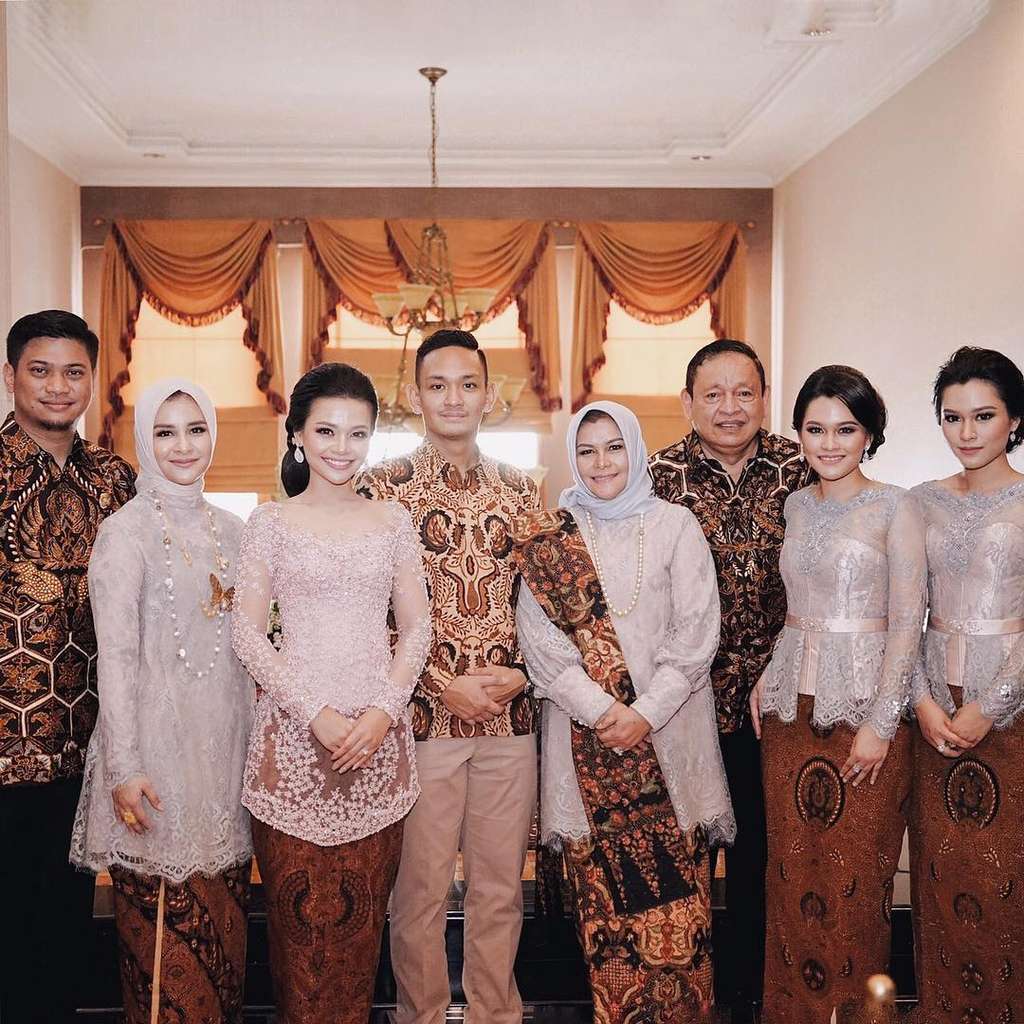 Tak Disangka, Ternyata 6 Seleb Ini Orangtuanya Dokter