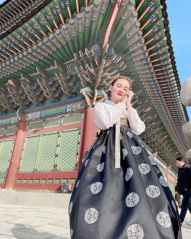10 Pesona Artis Tanah Air Pakai Hanbok, Udah Kayak Putri Korea