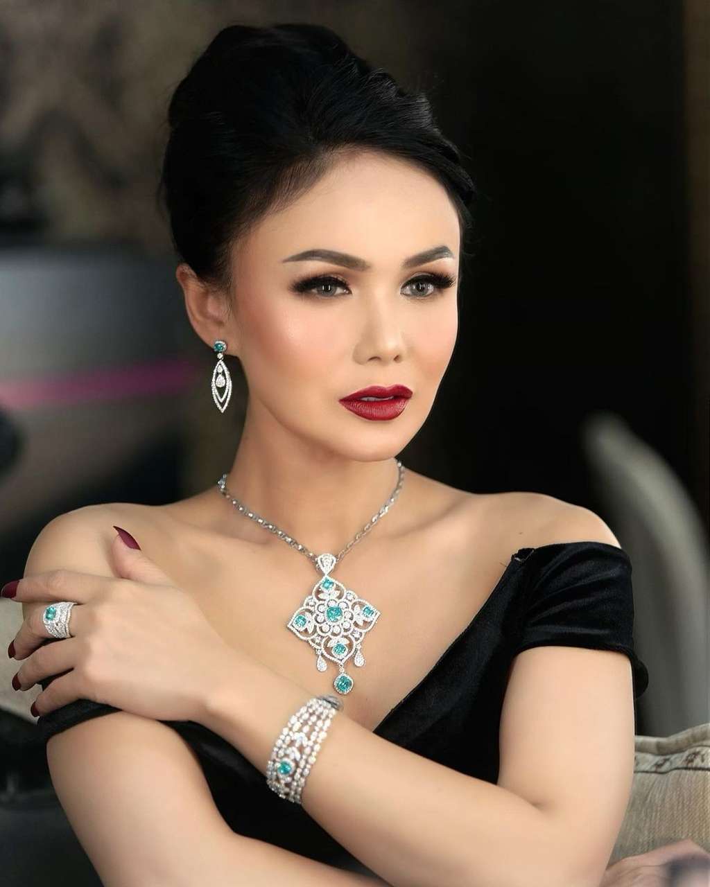 6 Seleb Cantik Dijuluki Tante Seksi, Ada Mantan Raffi Ahmad!