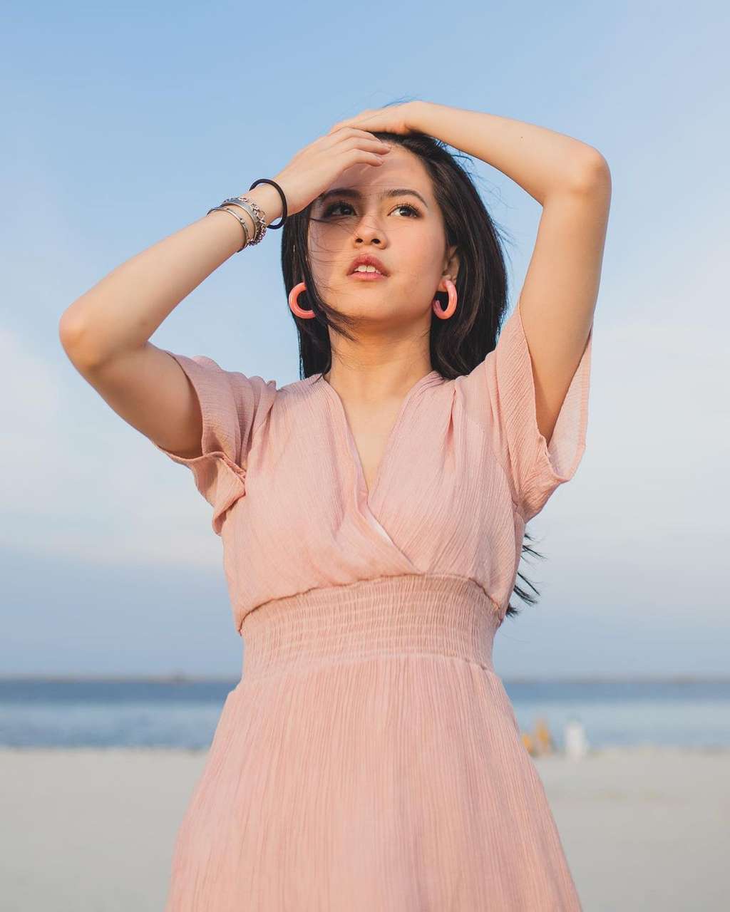 9 Potret Kakak Adhisty Zara, Cantik Banget!