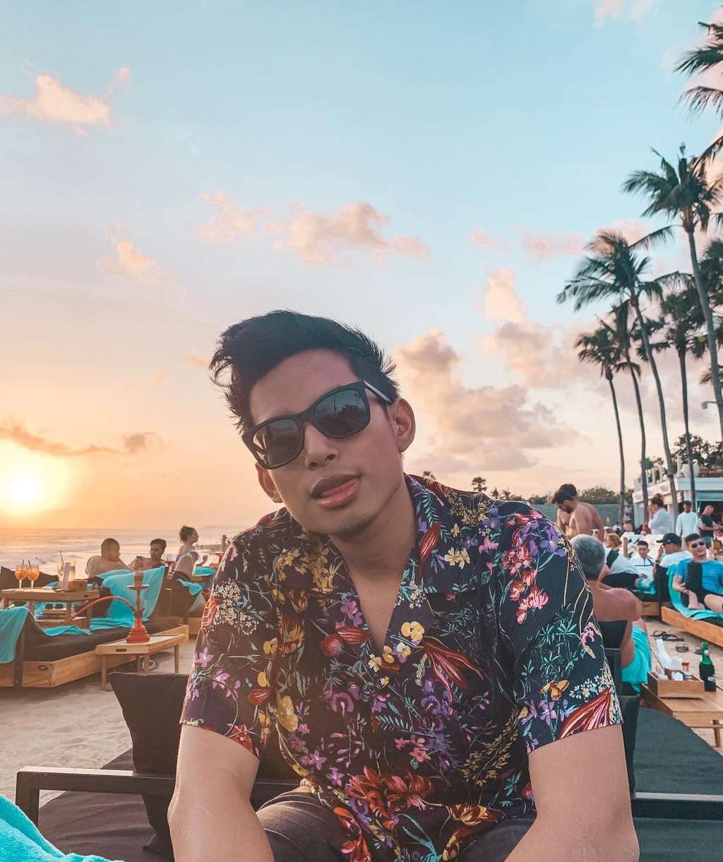 Banyak Cewek Kesengsem, Ini 10 Potret Gantengnya Niko Al Hakim