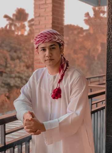 5 Seleb Tampan Ini Pandai Baca dan Hafal Alquran