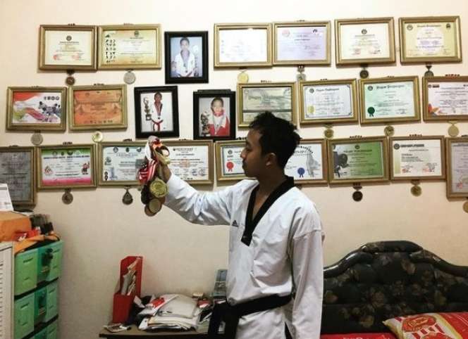 7 Potret Alfin Dwi, Disebut Mirip Indro Warkop Sewaktu Muda