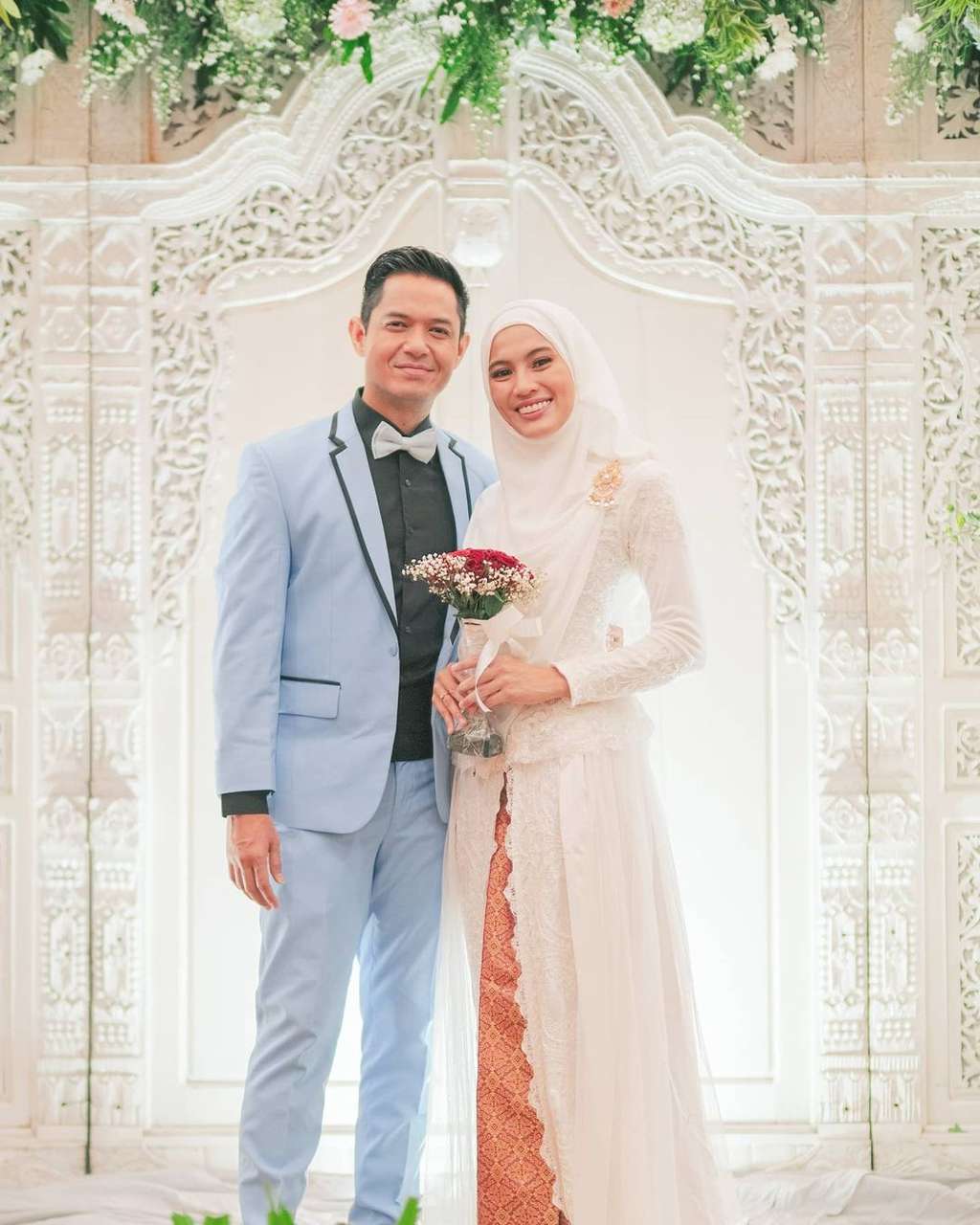 Akting Nikah, Seleb Ini Tampil Memesona dengan Baju Pengantin