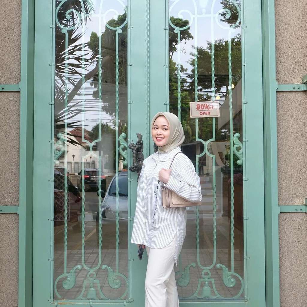 Potret 7 Anak Artis Istiqomah Kenakan Hijab, Adem Banget