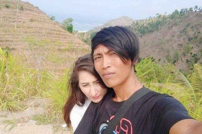 Kabar Terbaru Bule Cantik yang Nikahi Tukang Sapu, Sedih!