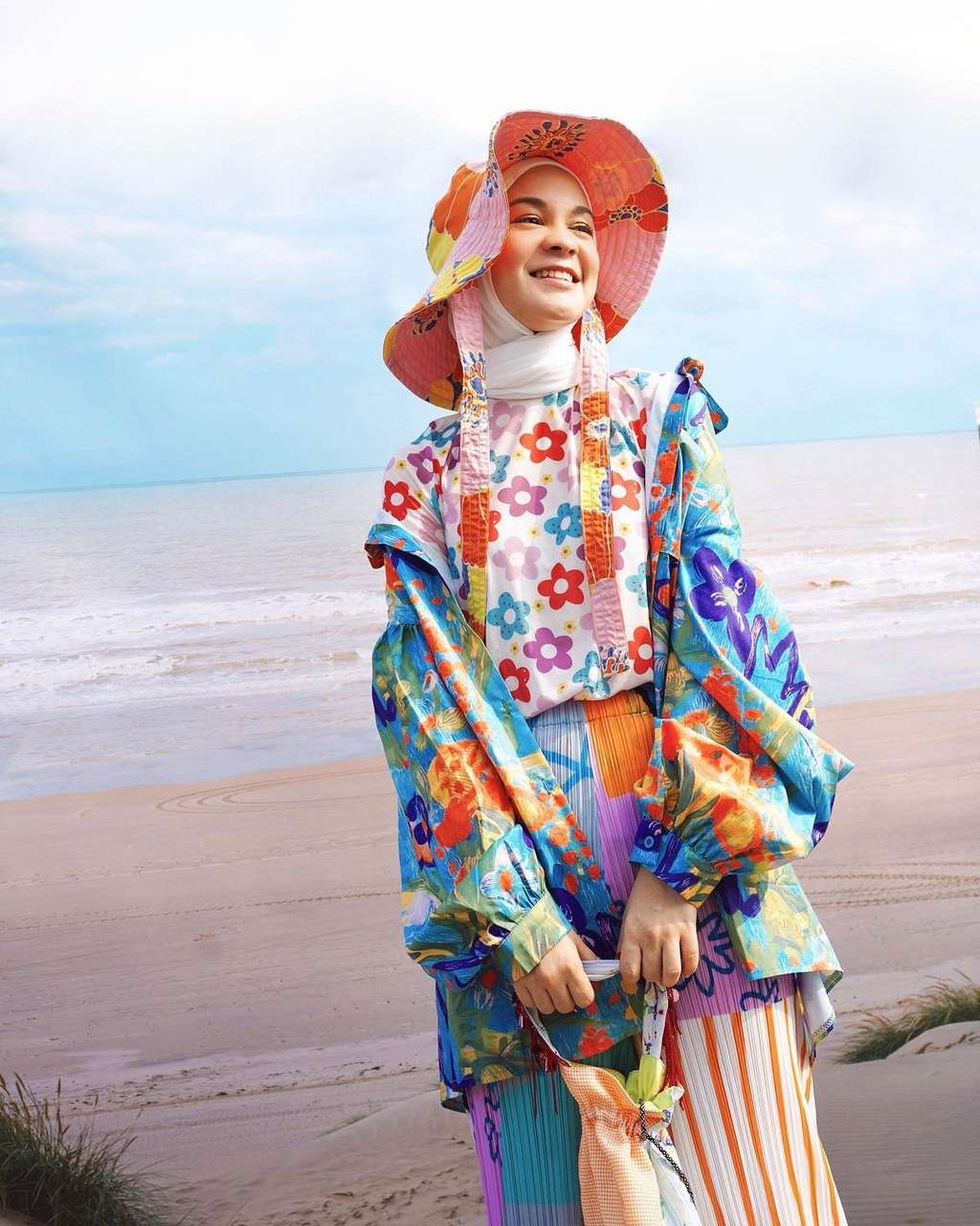 10 Gaya Busana Tantri Namirah yang Colorful dan Hits Abis