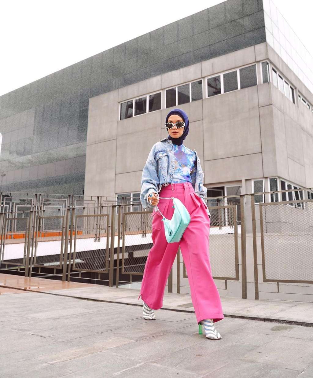 10 Gaya Busana Tantri Namirah yang Colorful dan Hits Abis