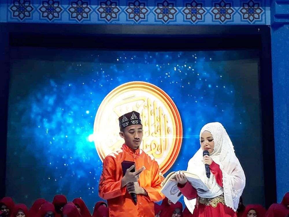 Tak Disangka, Begini 10 Potret Cantiknya Dinar Candy Berhijab