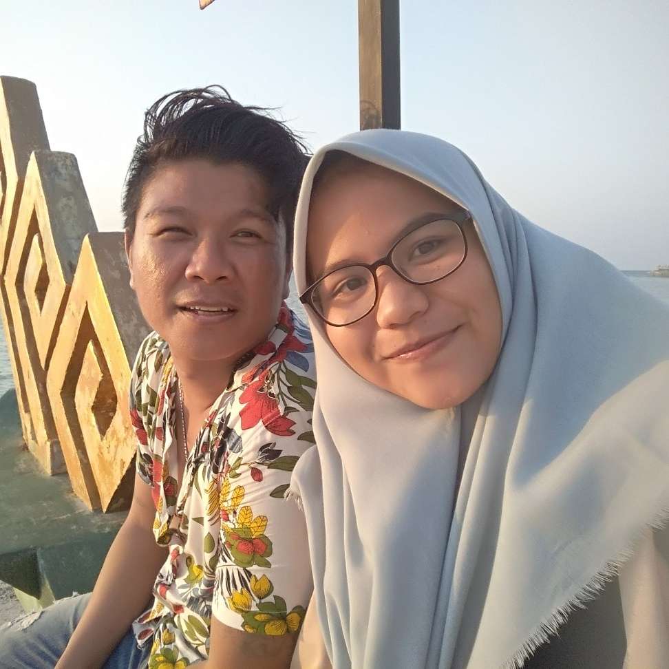 Beda 17 Tahun, 8 Gaya Pacaran Andika & Reni yang Awalnya Idola