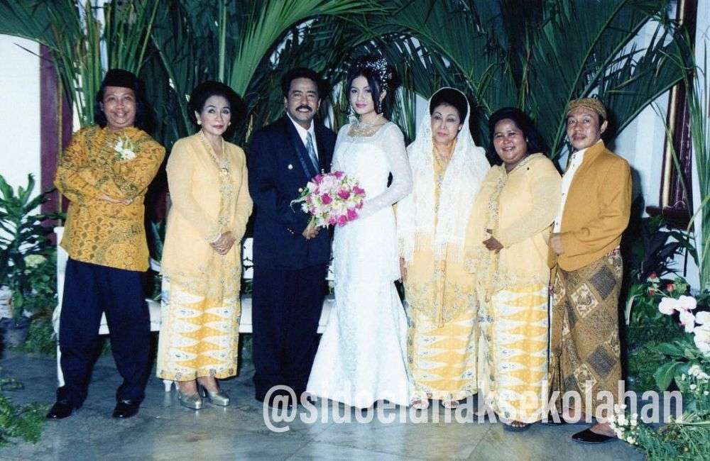9 Foto Lawas Pernikahan Si Doel & Sarah, Termewah di Masanya!