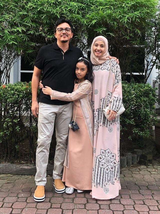 10 Perceraian Artis Paling Menghebohkan, Terakhir Ikut Nyesek!