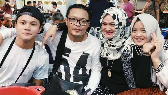 10 Perceraian Artis Paling Menghebohkan, Terakhir Ikut Nyesek!