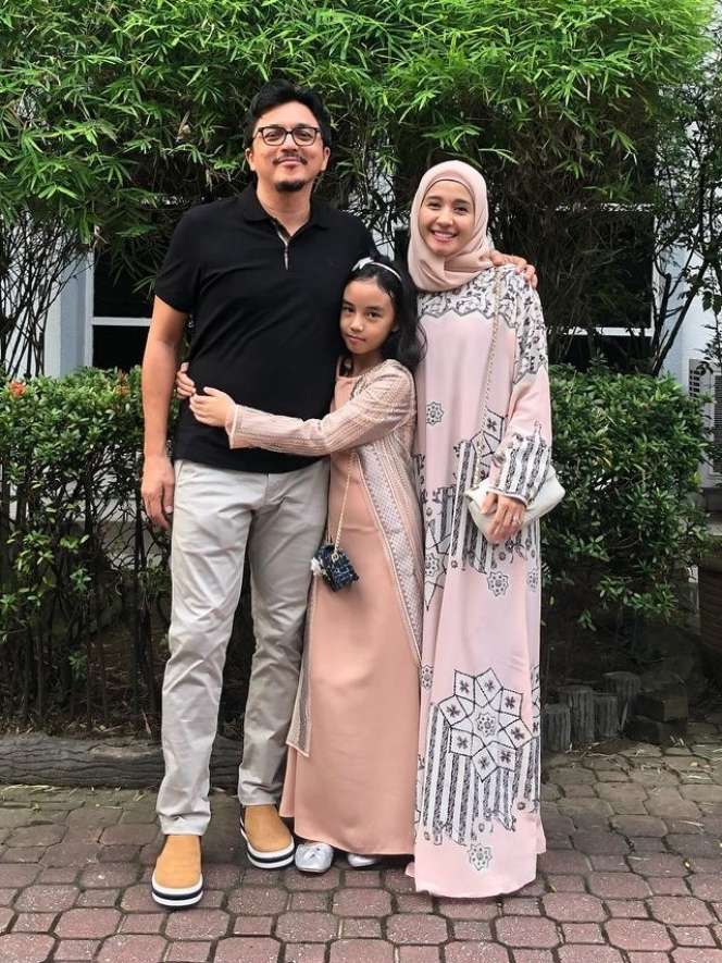 10 Perceraian Artis Paling Menghebohkan, Terakhir Ikut Nyesek!