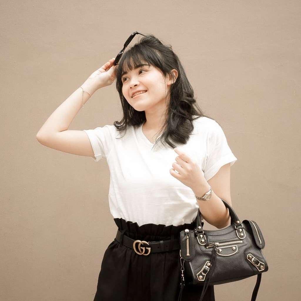 8 Potret Cantiknya Istri Babe Cabita, Dibilang Bak Artis Korea