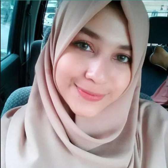 6 Potret Mona Rizqia Mubarak Putri Kadir yang Jarang Tersorot!