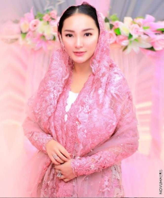 8 Potret Zaskia Gotik Sebelum Terkenal hingga Tenar