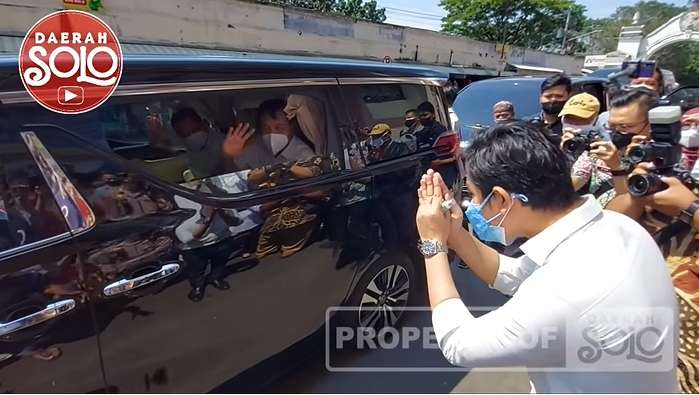 Minta Foto Bareng Gibran, Cewek Ini Ternyata Bukan Orang Biasa