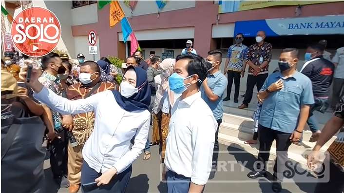 Minta Foto Bareng Gibran, Cewek Ini Ternyata Bukan Orang Biasa
