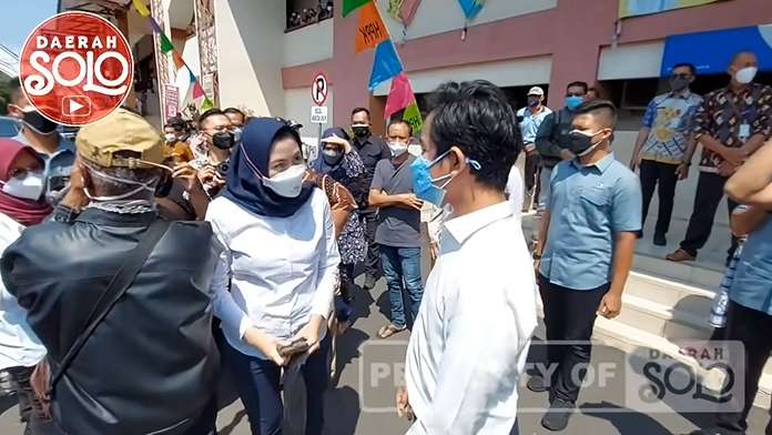 Minta Foto Bareng Gibran, Cewek Ini Ternyata Bukan Orang Biasa