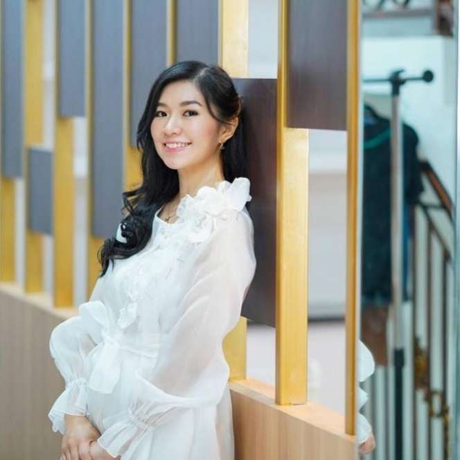 7 Potret Cantiknya Istri Richard Lee, Jadi Dokter Kecantikan