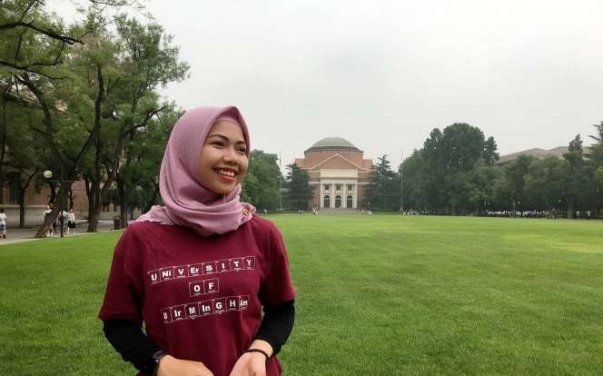 Ingat Wisudawan Diantar Pakai Becak? Hidupnya Berubah Drastis