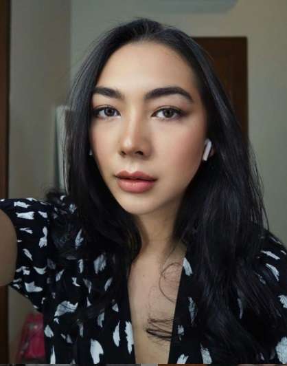 8 Pesona Shania Salsabila, Putri Sulung Sarita Abdul Mukti