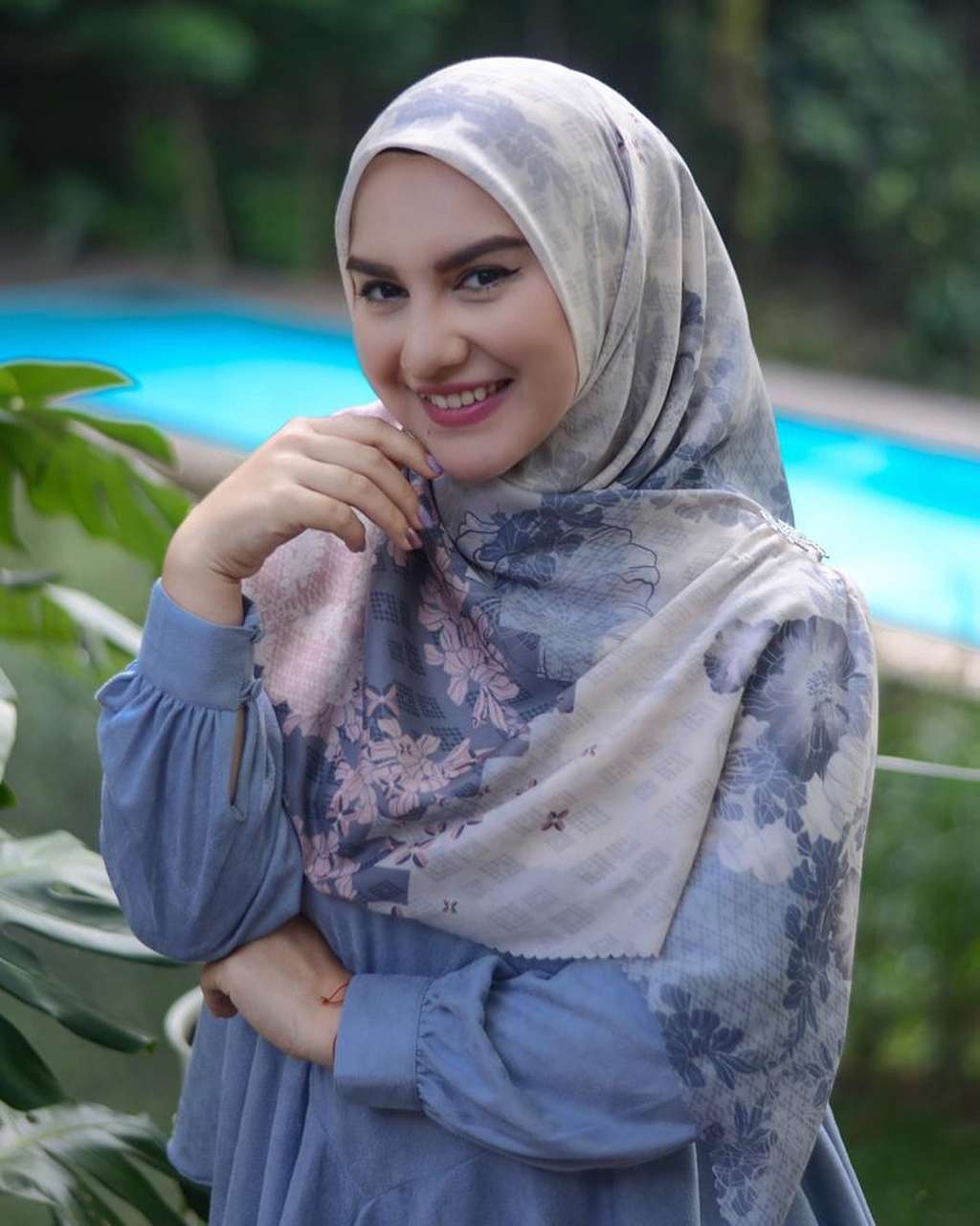 7 Artis yang Menjalin Hubungan dengan Mantan Temannya