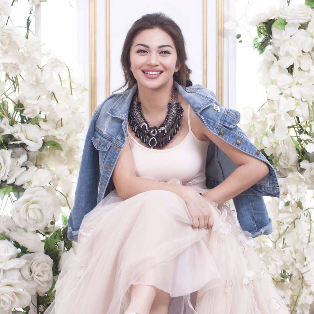 7 Artis yang Menjalin Hubungan dengan Mantan Temannya