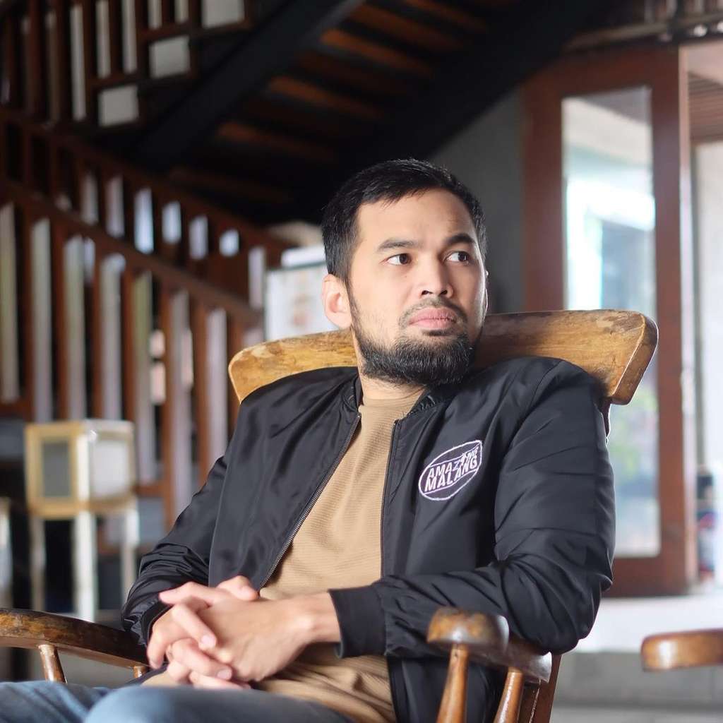 7 Artis yang Menjalin Hubungan dengan Mantan Temannya