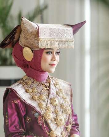 4 Gaun Cantik Lesty Kejora Jelang Acara Pernikahan