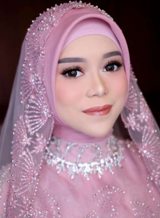 4 Gaun Cantik Lesty Kejora Jelang Acara Pernikahan