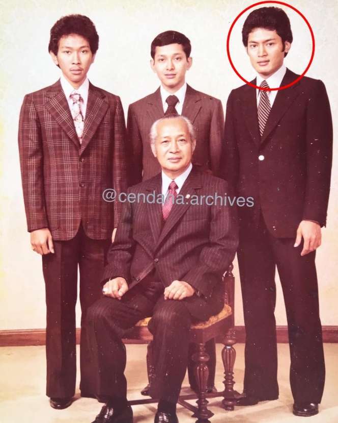 7 Foto Masa Muda Artis Pengusaha Kaya, Raul Lemos Disorot!