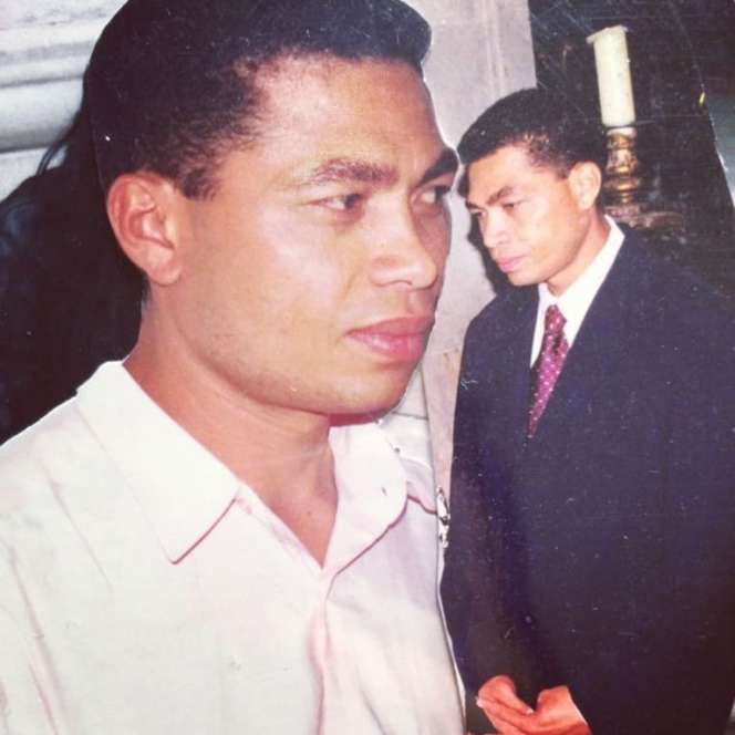 7 Foto Masa Muda Artis Pengusaha Kaya, Raul Lemos Disorot!