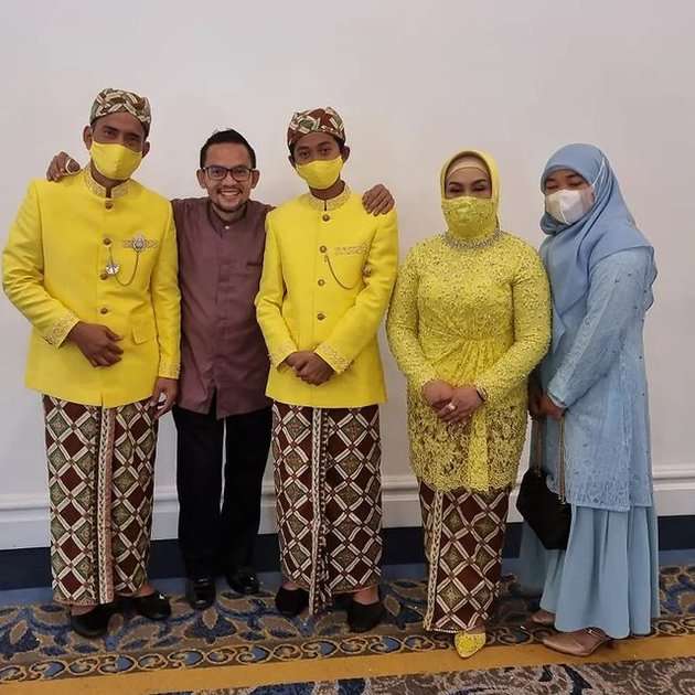 Potret Penampilan Ibu Lesti Kejora di Acara Lamaran Sang Putri