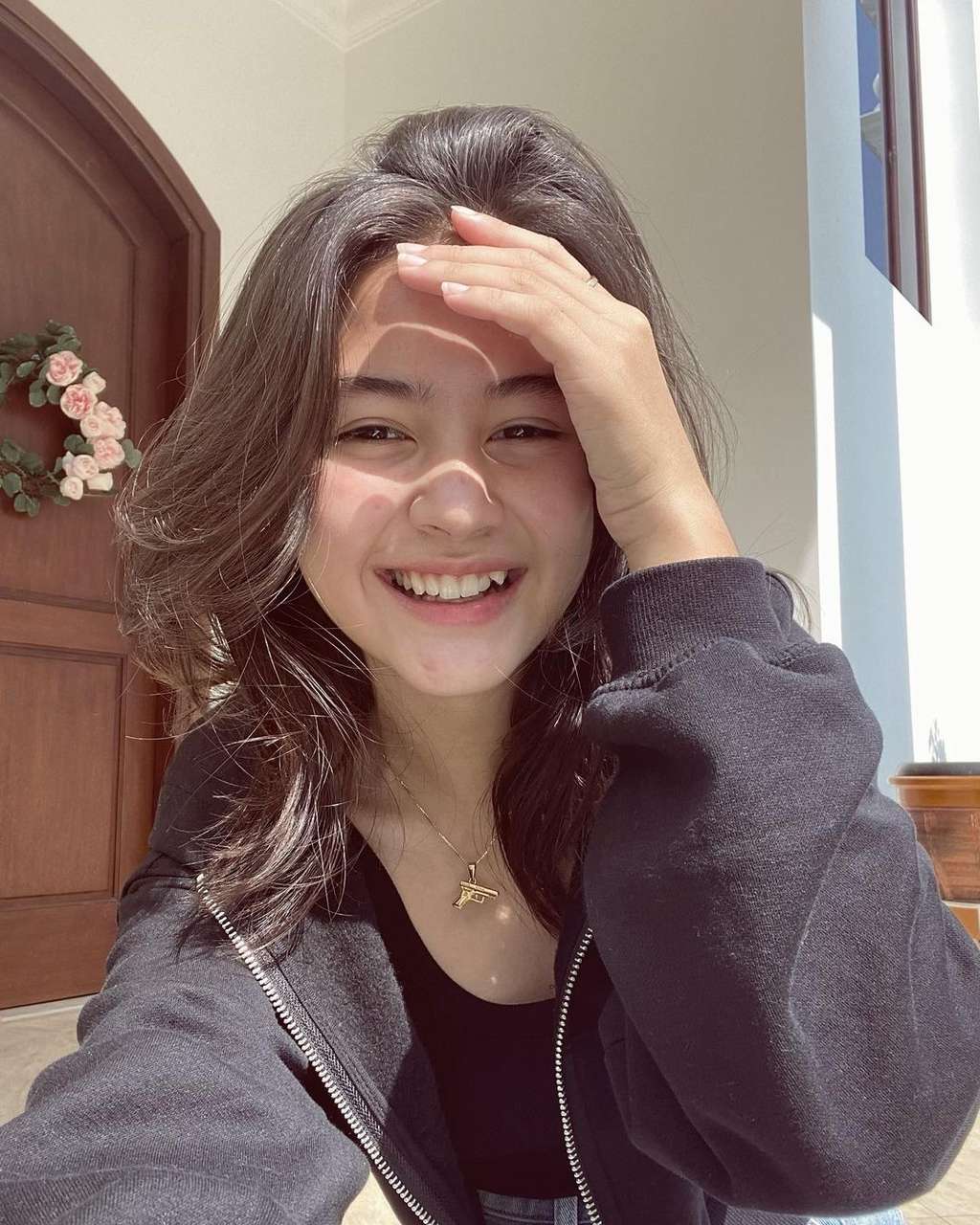 Pesona Sandrinna Michelle, Masuk Daftar Wanita Tercantik Dunia