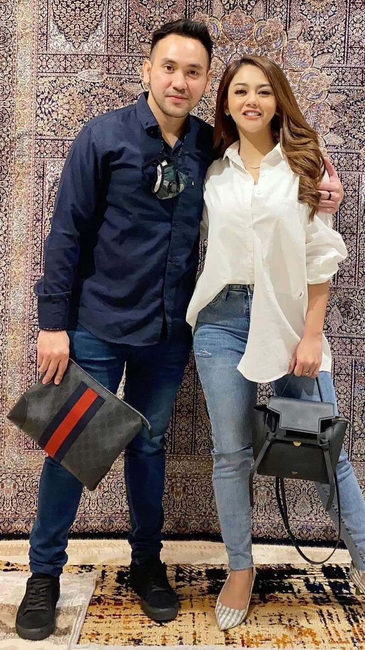 Baru Cerai, 5 Seleb Ini Menikah Lagi di Tahun yang Sama