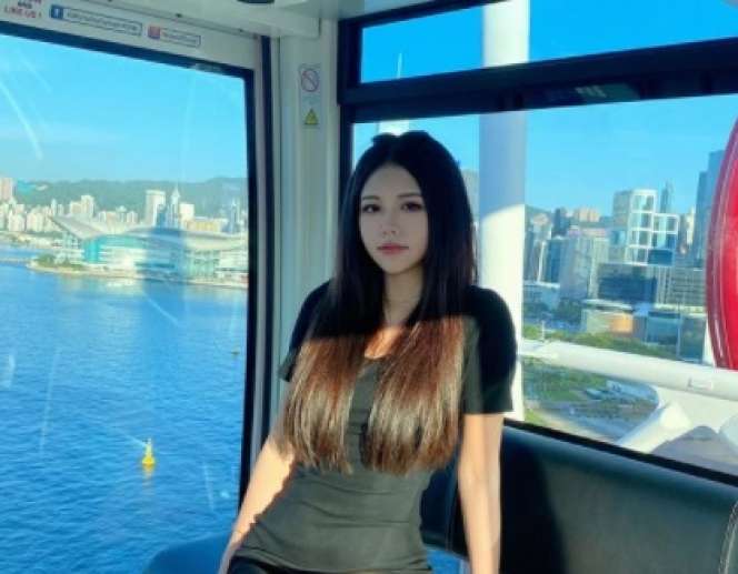 8 Potret Pacar Baru Stephen Chow, 'Berondong' Beda 42 Tahun!