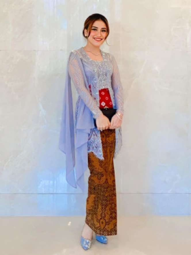 Disorot! 5 Penampilan Ayu Ting Ting di Pernikahan Lesty-Billar