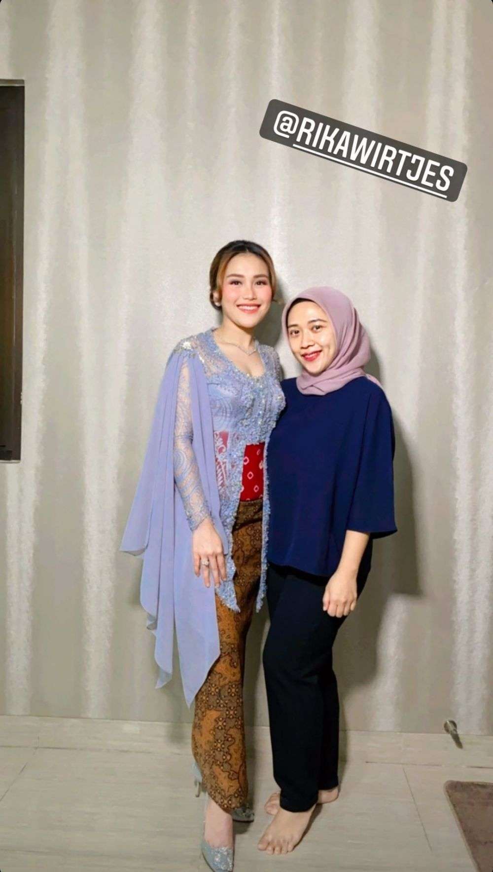 Disorot! 5 Penampilan Ayu Ting Ting di Pernikahan Lesty-Billar