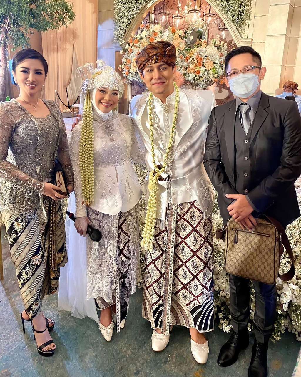 Gaya 10 Seleb di Nikahan Billar & Lesty, Abdul Rozak Disorot!