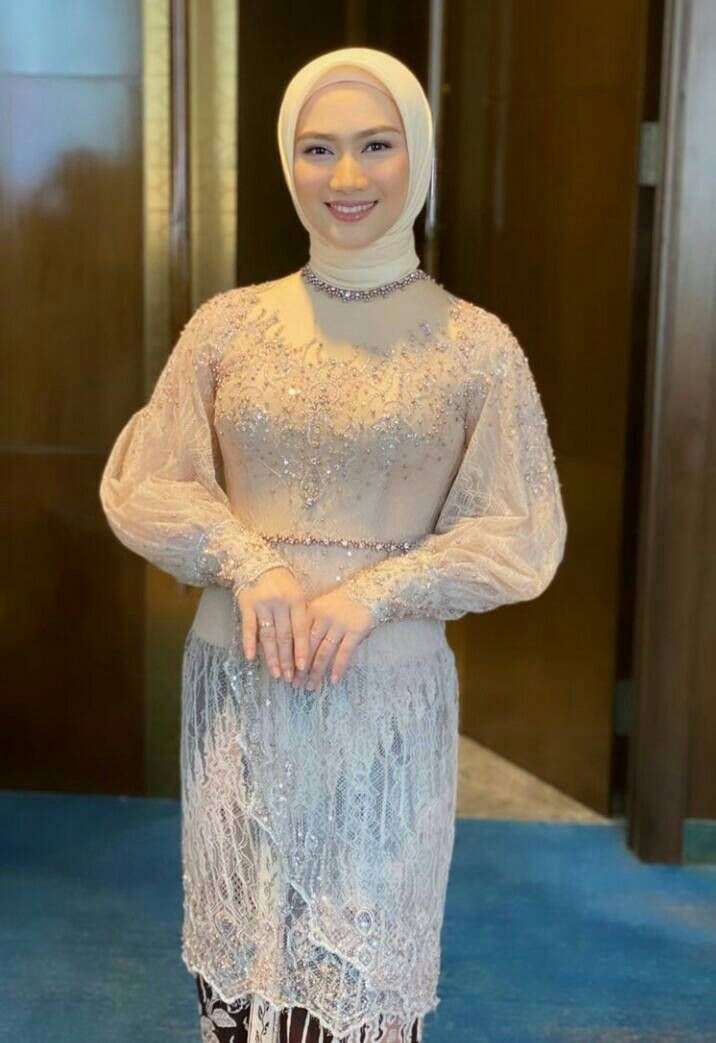 Gaya 10 Seleb di Nikahan Billar & Lesty, Abdul Rozak Disorot!