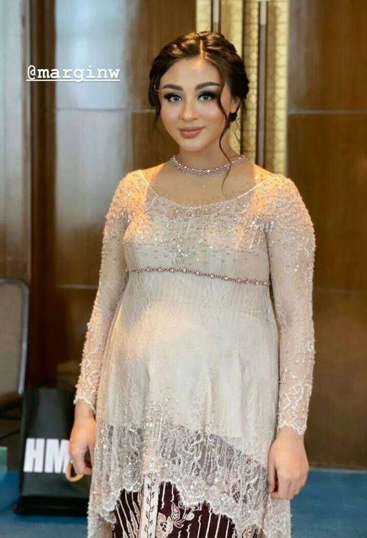 Gaya 10 Seleb di Nikahan Billar & Lesty, Abdul Rozak Disorot!