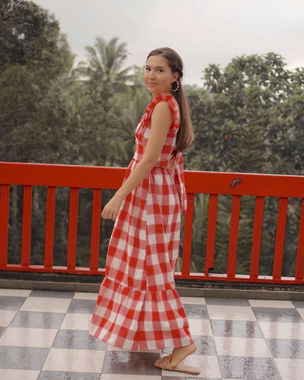 Olivia Jensen Dihujat Lempar Bendera Merah Putih ke Tanah